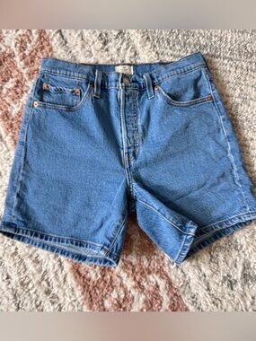 Levi's 5️⃣0️⃣1️⃣ Mid Thigh Modest Denim Shorts Medium Blue Hidden Button Fly 501